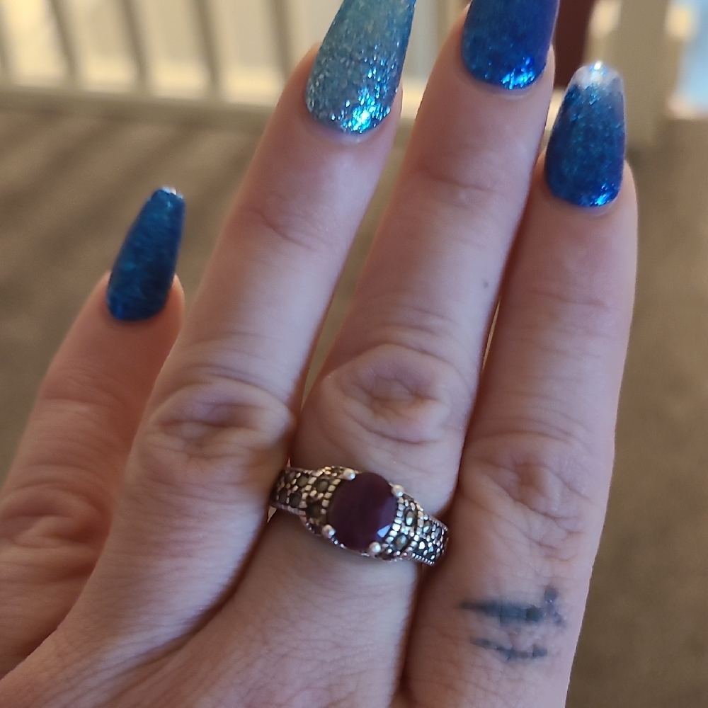 Elegant 925 Silver Garnet Ring